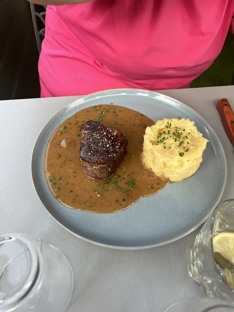 Marine Gicquiaud_Le Haut Marland_Saint-André-des-Eaux_review