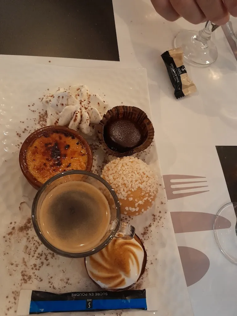 Anne Dzi_Creperie Brasserie La Banque_Saint-Calais_review