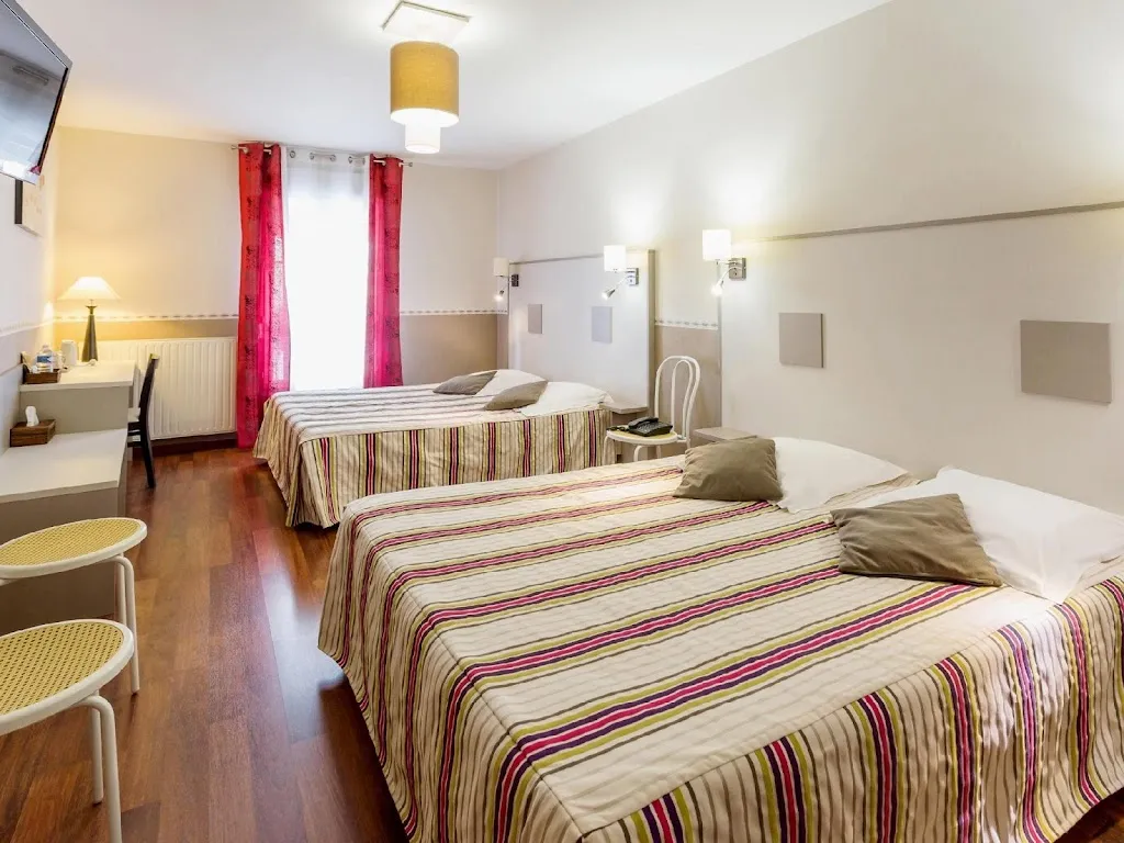 Logis Hôtel d'Angleterre restaurant in Saint-Calais