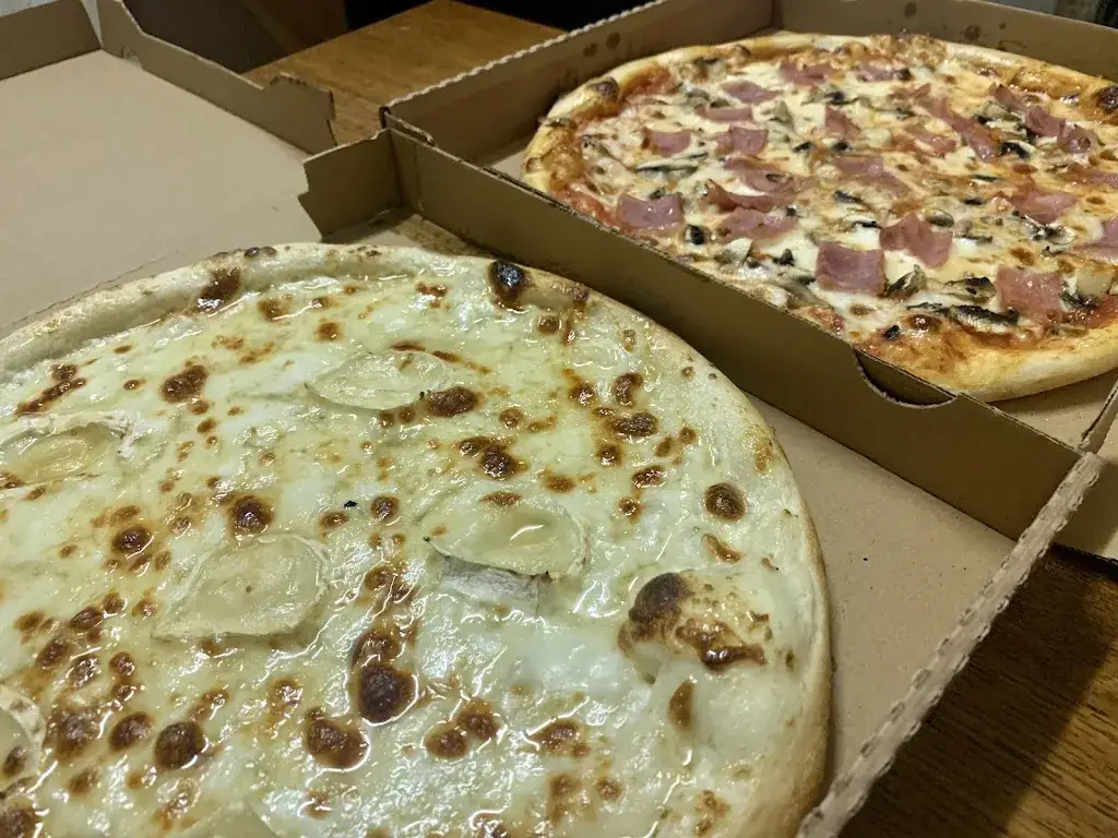 Océane Fernandes_Pizza la mama_Saint-Calais_review