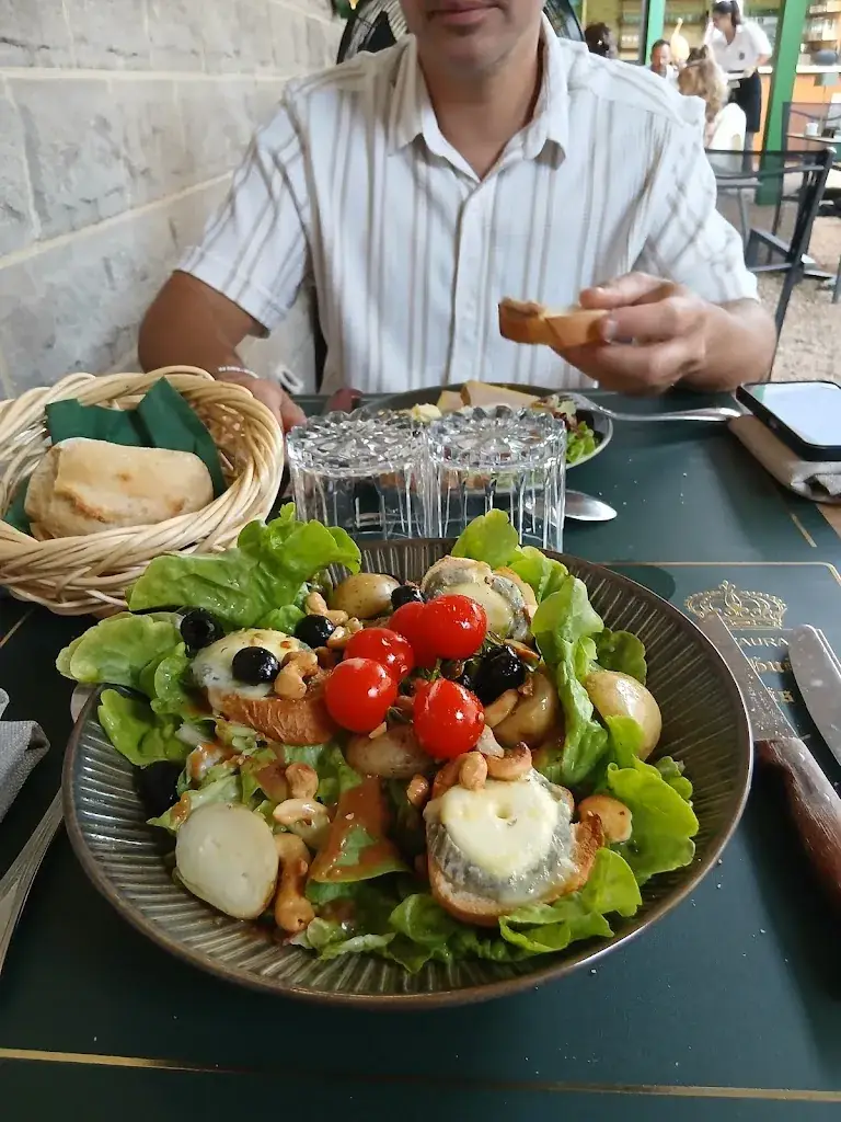 Renoncé Fanny_Au Gué de Louis XI_Saint-Cyr-sur-Loire_review