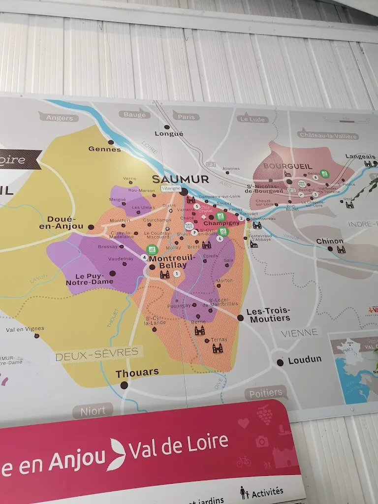 Hugh Mooney_Cave Robert et Marcel - Les Vignobles Edonis_Bellevigne-les-Châteaux_review