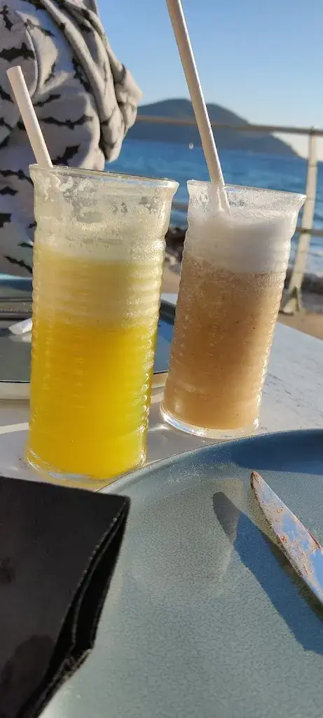 Sofiane Ben_L'Equateur_Saint-Cyr-sur-Mer_review