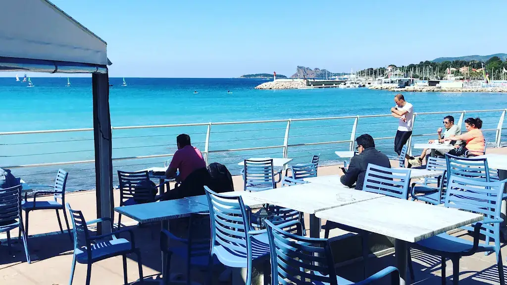 L'Equateur restaurant in Saint-Cyr-sur-Mer