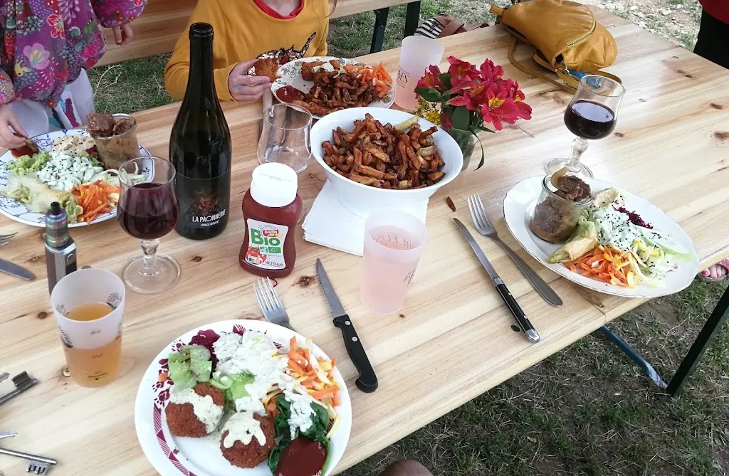 Cyril Bietrix_Guinguette Les Batailleuses_Mauges-sur-Loire_review