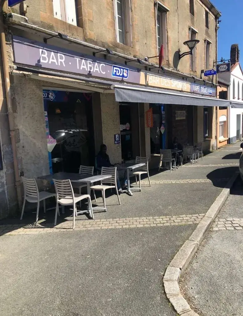 tara brami_Thebault Sports Bar_Saint-Fulgent_review