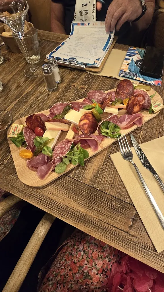 Menu_Lili Beach Café_Saint-Brevin-les-Pins_immagine_9