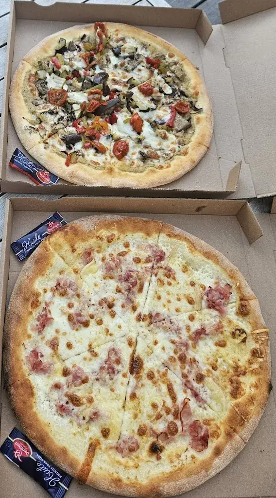 JULIE SOREAU-VERGER_Pizzinella St Brevin les pins_Saint-Brevin-les-Pins_review