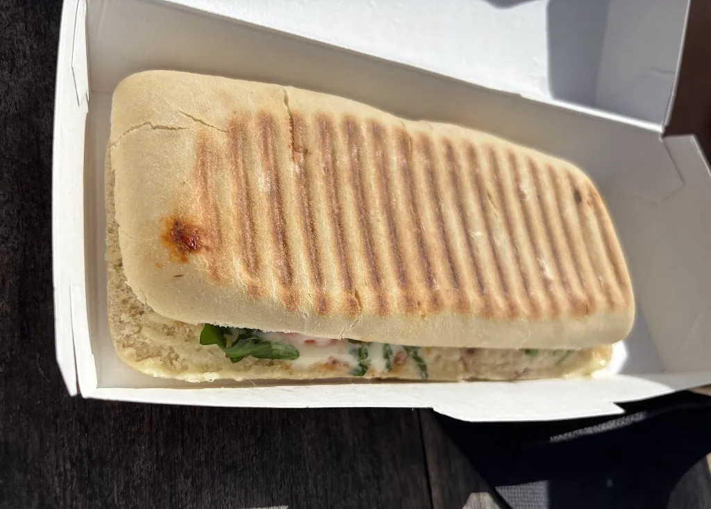 Michael Torbit_Waves club_Saint-Brevin-les-Pins_review