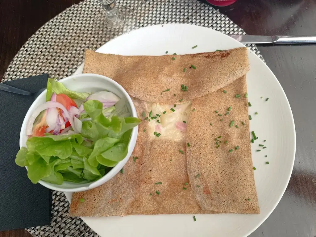 Dee Roberts_Chez Bastien_Saint-Jean-de-Monts_review