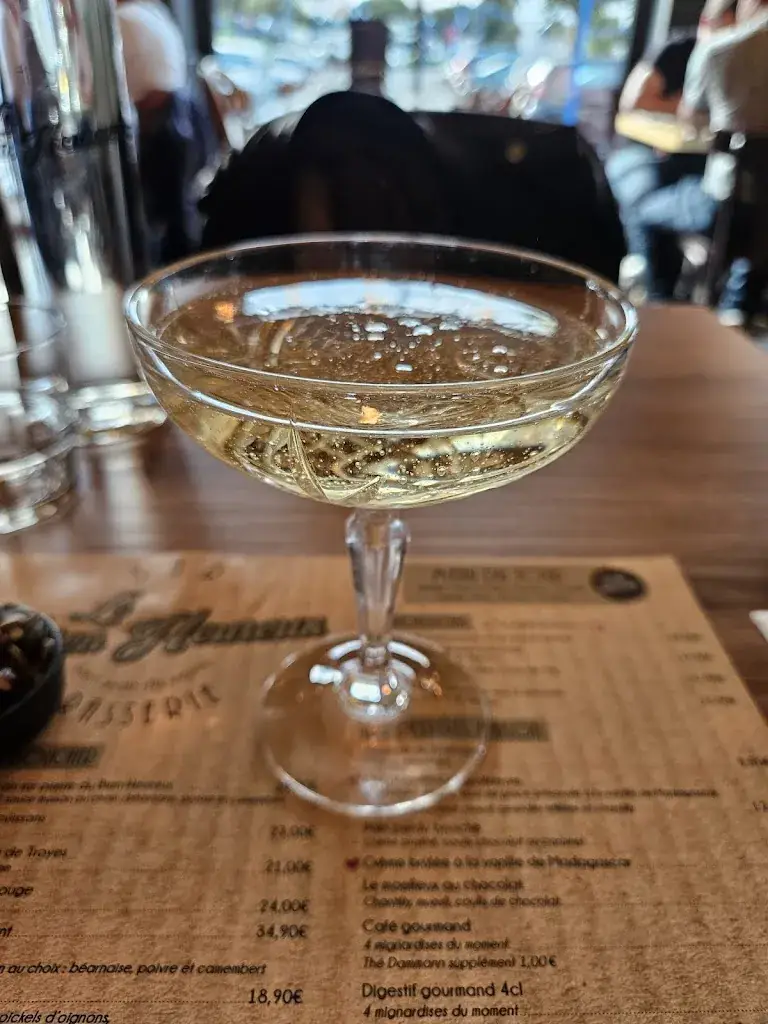 Maria Dovbnia_Le Bien Heureux, Restaurant Bar St Jean de Monts_Saint-Jean-de-Monts_review