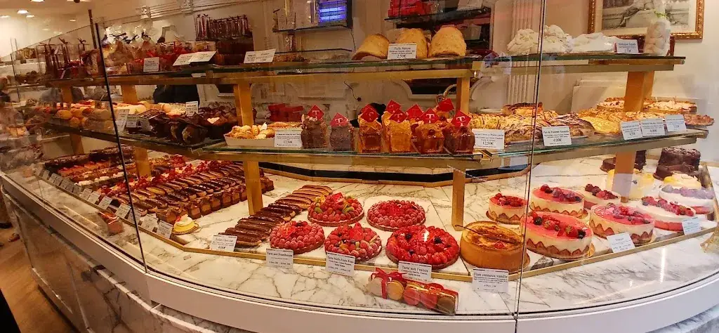 L’Atlas_Paris_slider_image_3