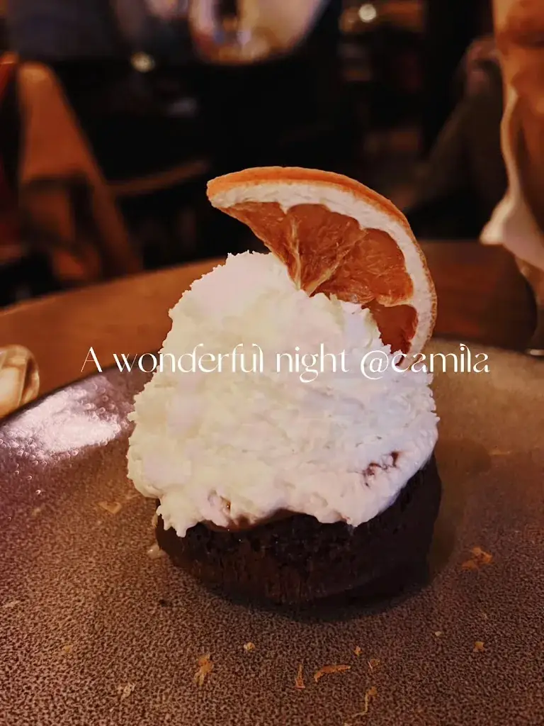 CAMILA_Paris_slider_image_2