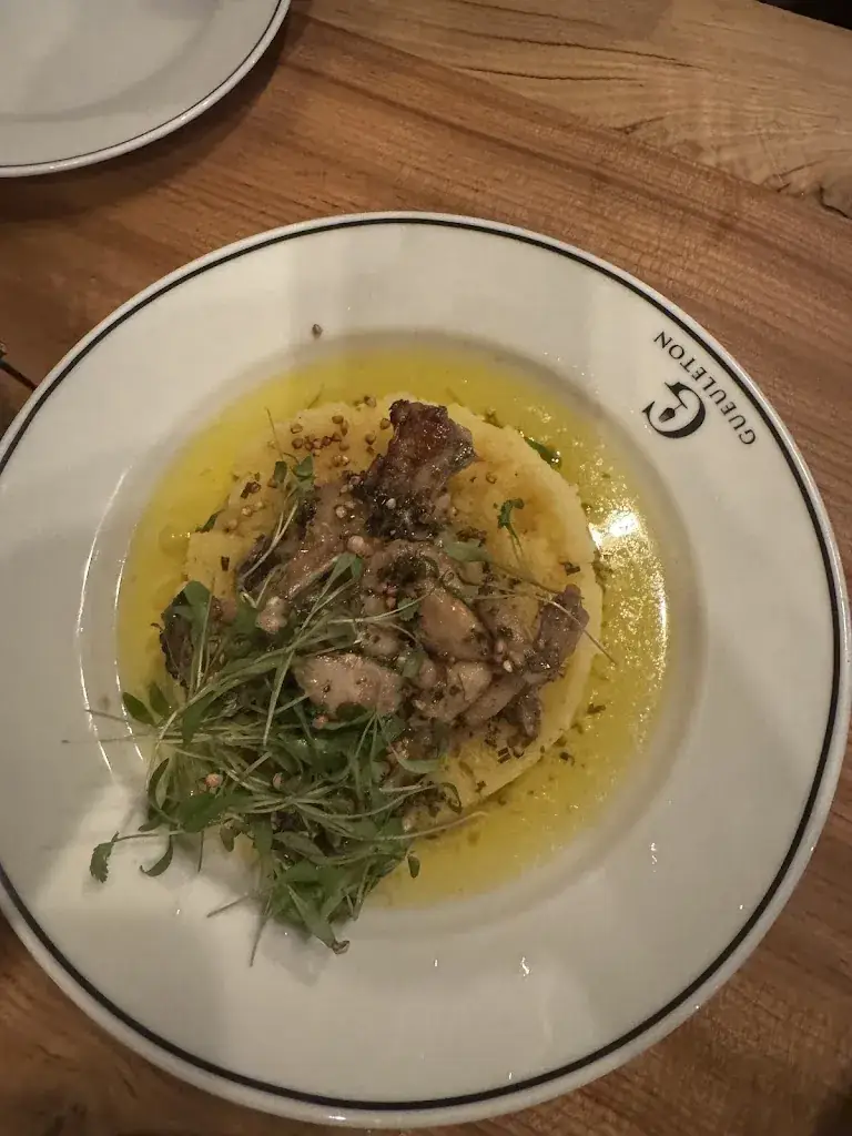 Yasmin Taha_Gueuleton - Saint-Germain-des-Prés_Paris_review