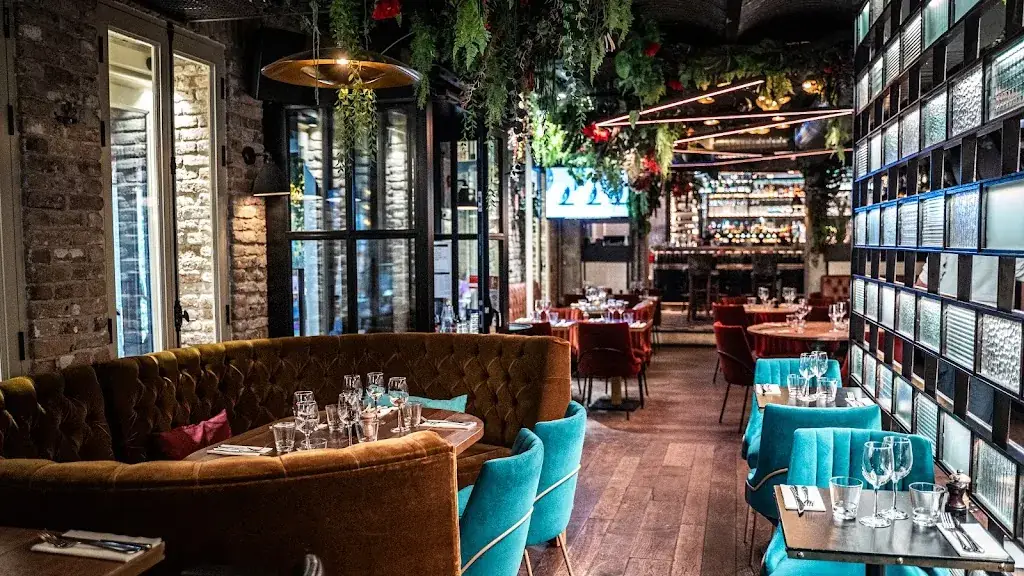 Pub St Germain restaurant in Paris