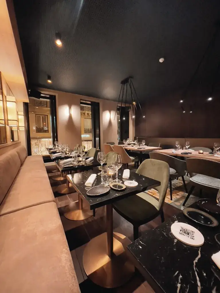 Society 91_Montana Restaurant_Paris_review