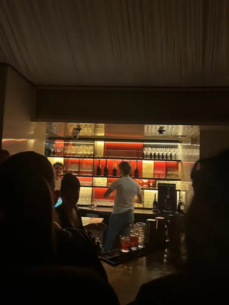 Zahra Hakimi_Montana Restaurant_Paris_review