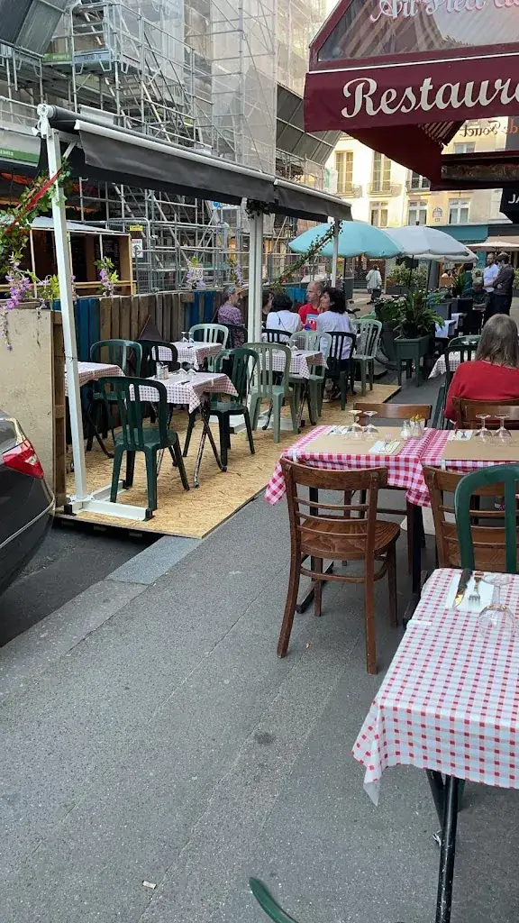 Au Pied de Fouet_Paris_slider_image_1