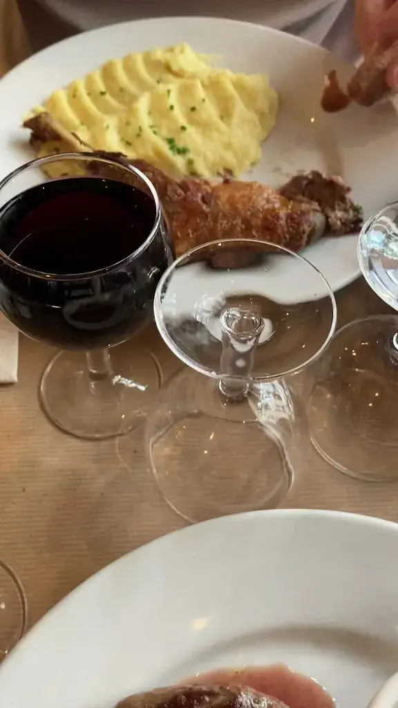 Au Pied de Fouet_Paris_slider_image_2