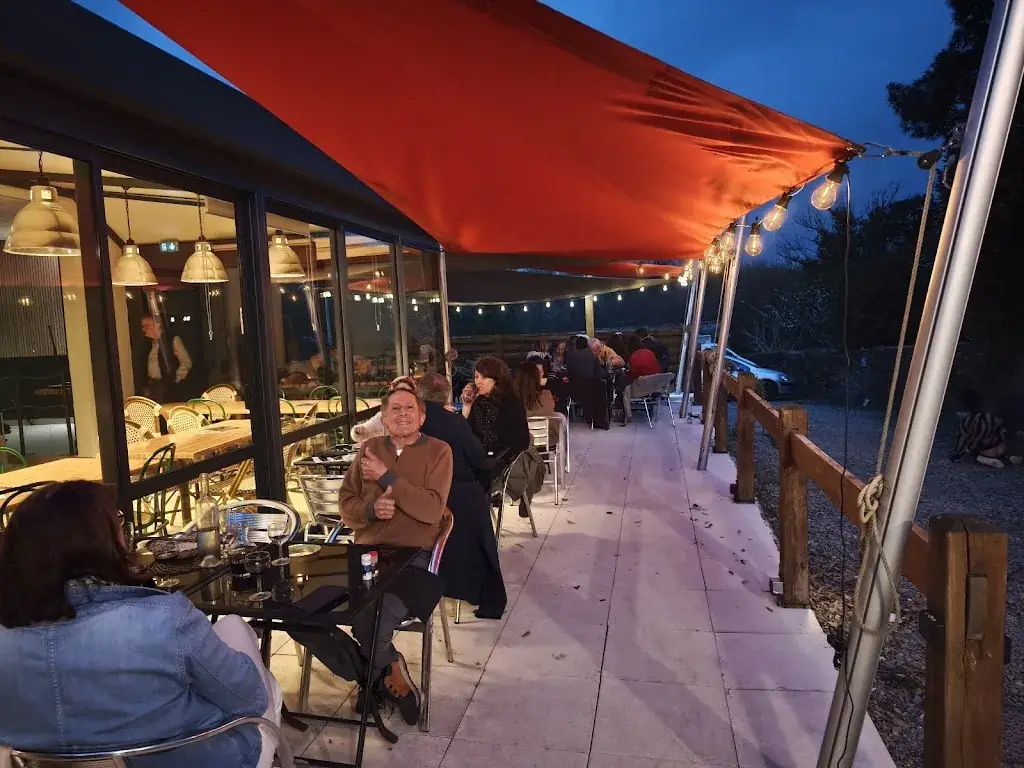 La cantine d'Embreil_Saint-Julien-de-Concelles_slider_image_1