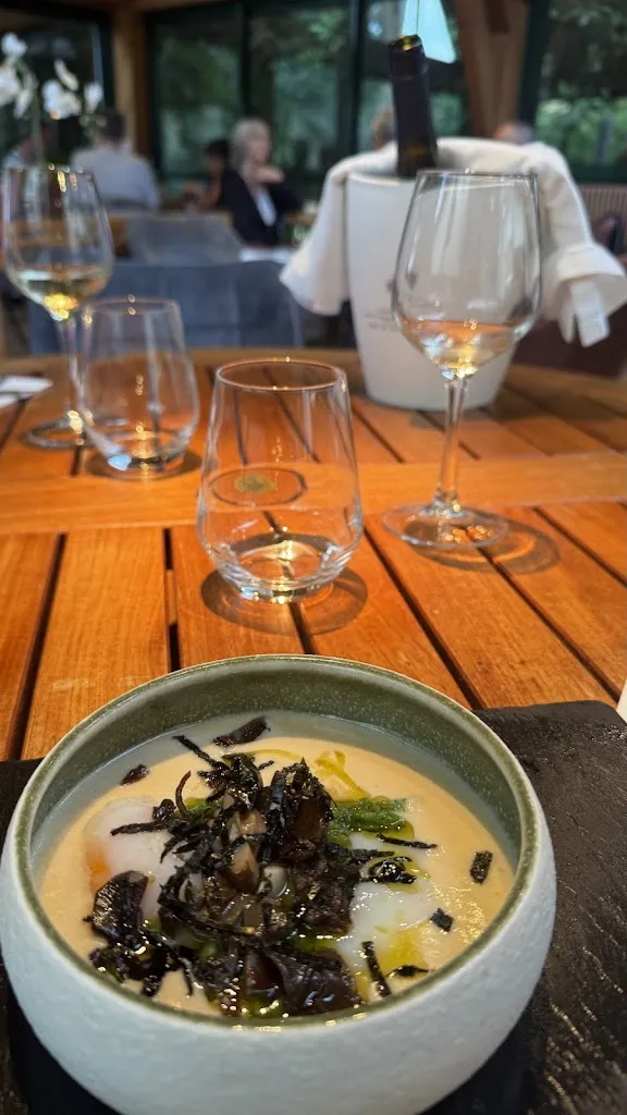 Stéphanie Varoquier_Auberge of Brega_Saint-Lyphard_recensione