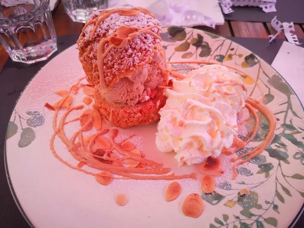 marjorie engevin_The Hostel By Poupet Sarl_Saint-Malô-du-Bois_review