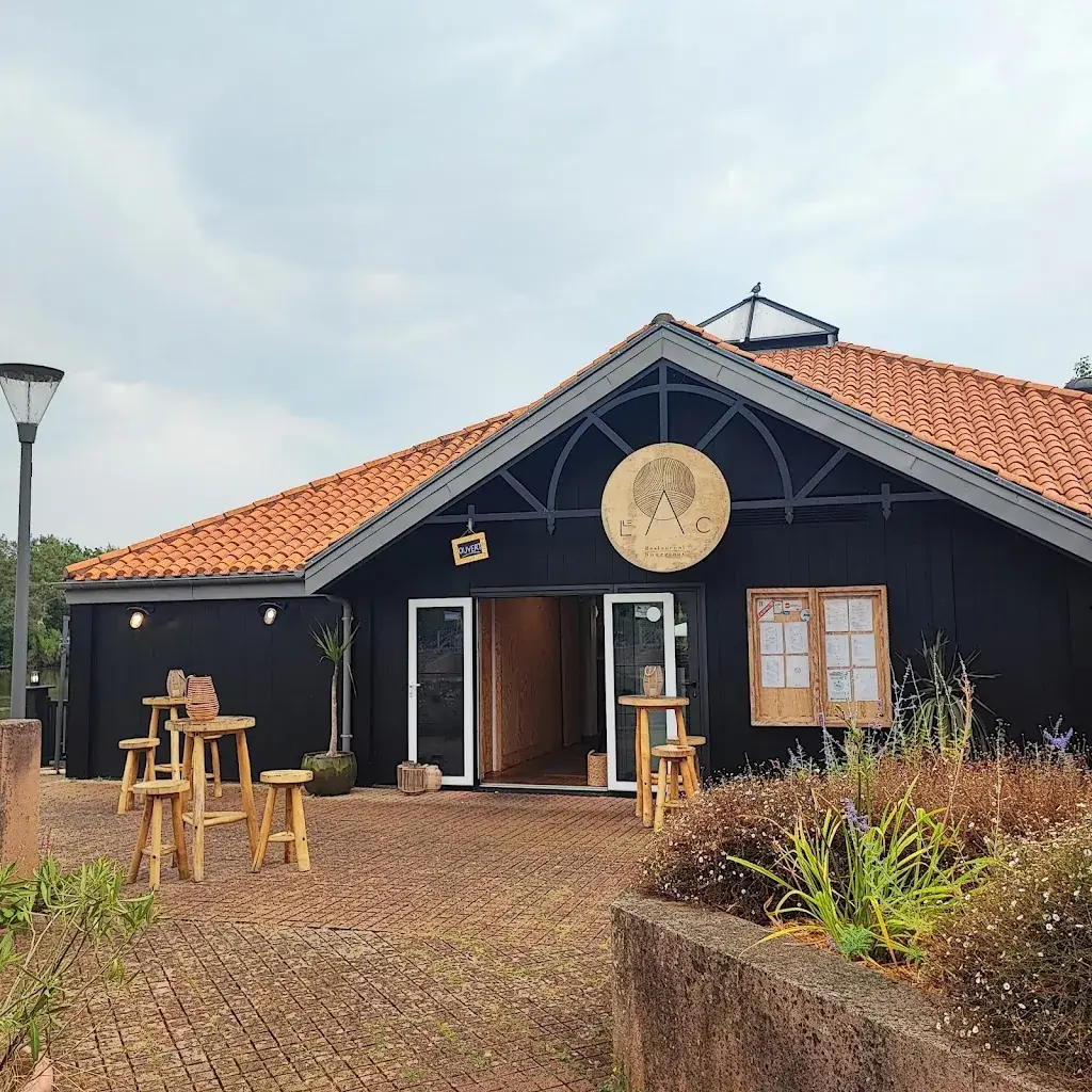 JENNIFER CULTOT _Le Lac Bourgenay_Talmont-Saint-Hilaire_review