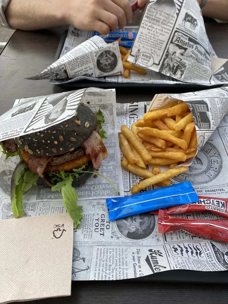 Menu_LE P’TIT COUPLE - Burgers, Pizzas et spécialités Belge sur place/ à emporter_Talmont-Saint-Hilaire_image_4