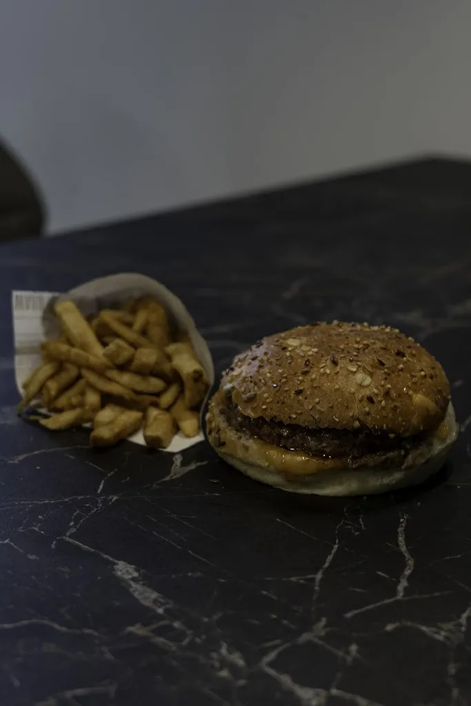 Menu_LE P’TIT COUPLE - Burgers, Pizzas et spécialités Belge sur place/ à emporter_Talmont-Saint-Hilaire_image_6