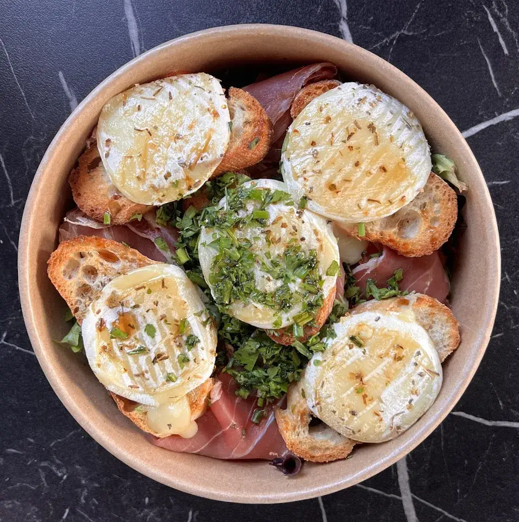 Noémie Delaunay_Le Littoral_Talmont-Saint-Hilaire_review