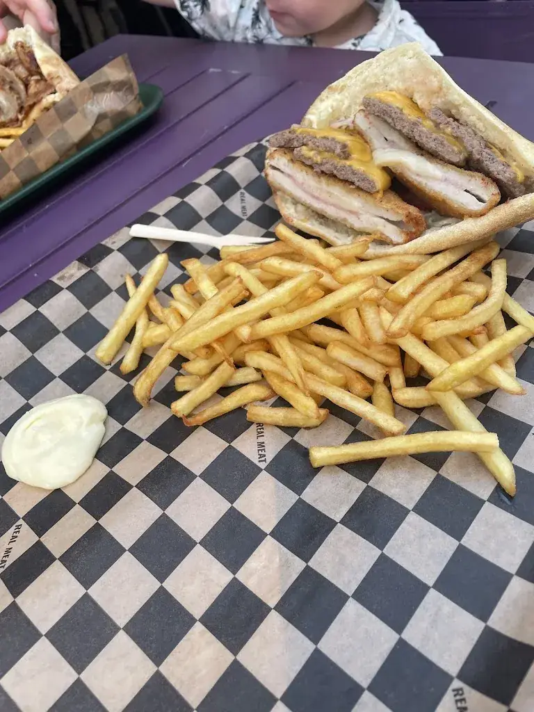 Fabiano Quercia_CHAT'Ô SNACK_Talmont-Saint-Hilaire_review