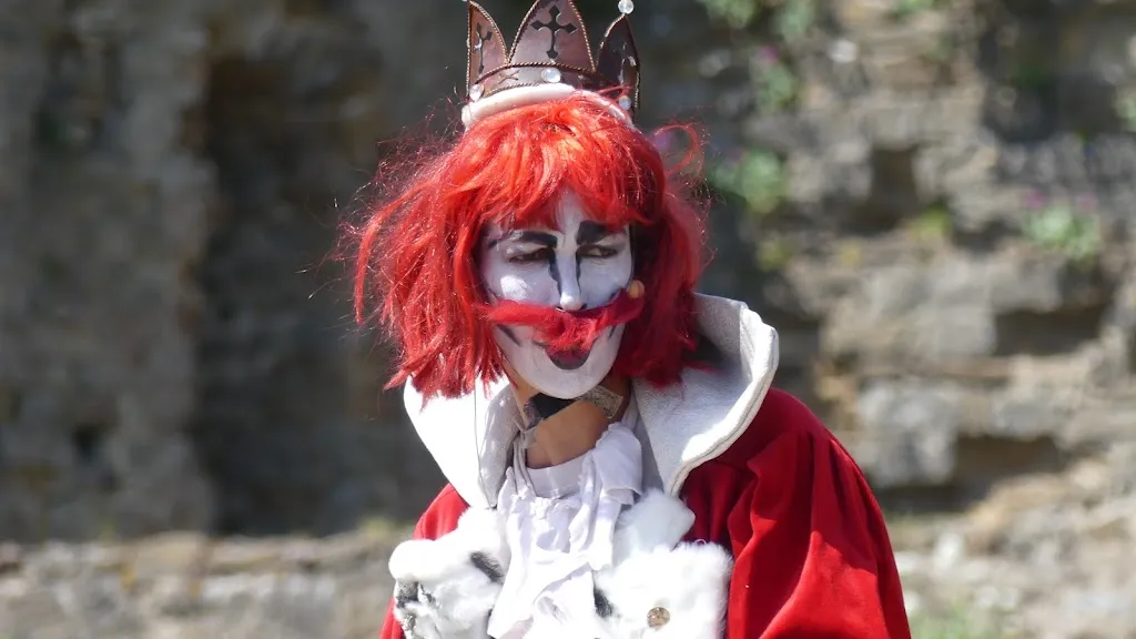 Annette Khan_Castle Talmont_Talmont-Saint-Hilaire_review