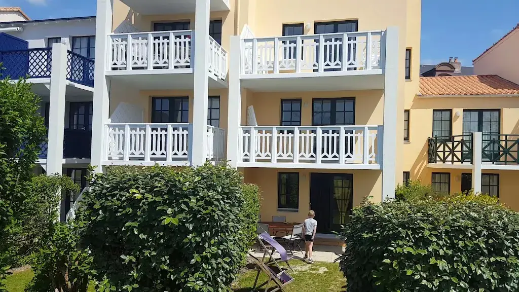 Pierre et Vacances Resort Port-Bourgenay restaurant in Talmont-Saint-Hilaire