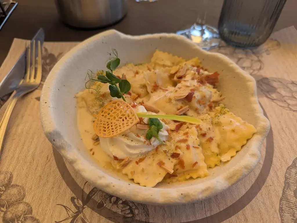 Amelie Llorca_Les Chardons restaurant_Sables-d'Olonne_review