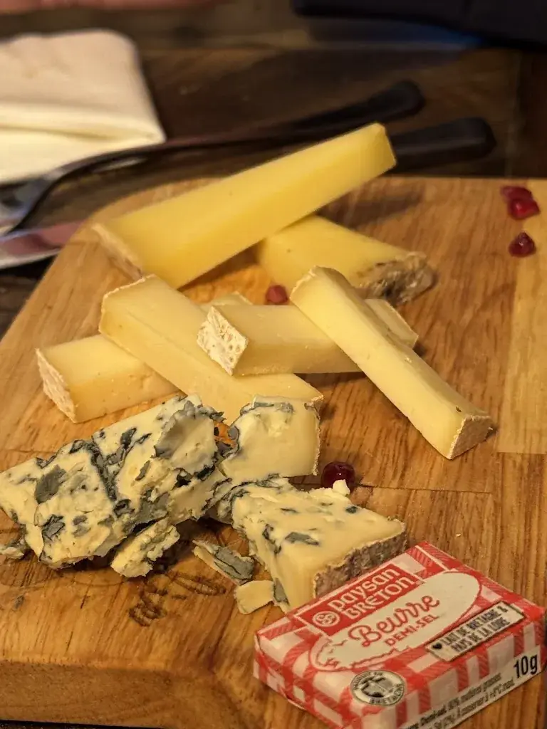 Robert Ossant_La Folie_Sables-d'Olonne_review