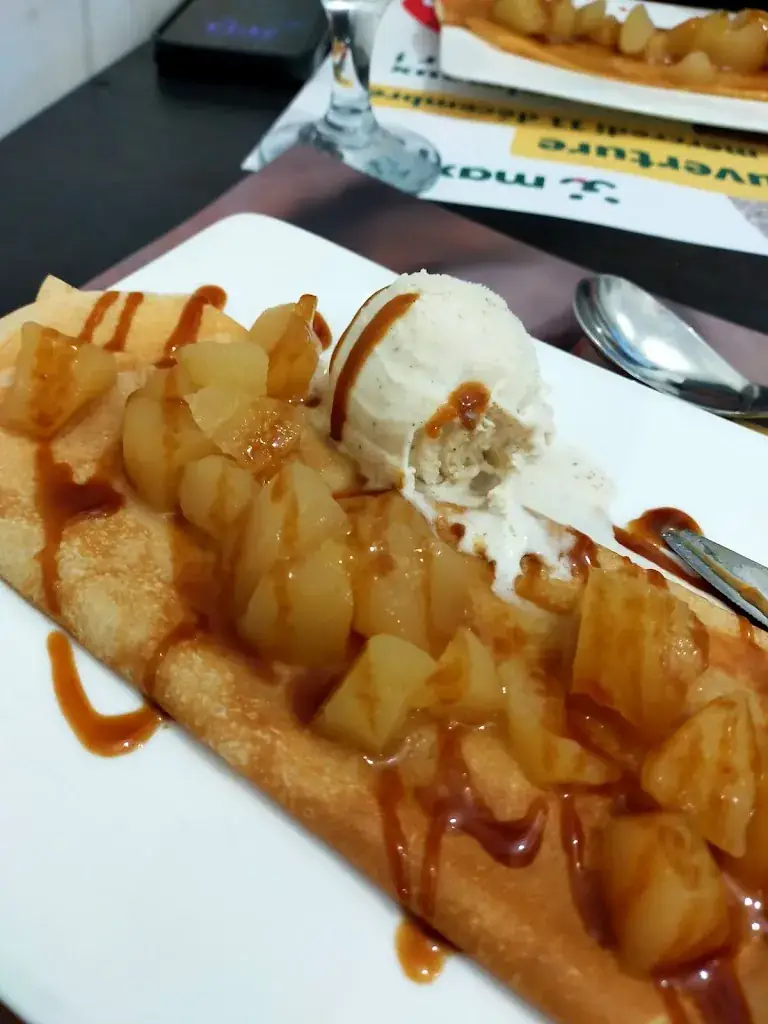 Melanie BM_Place saint Mars_Saint-Mars-du-Désert_review