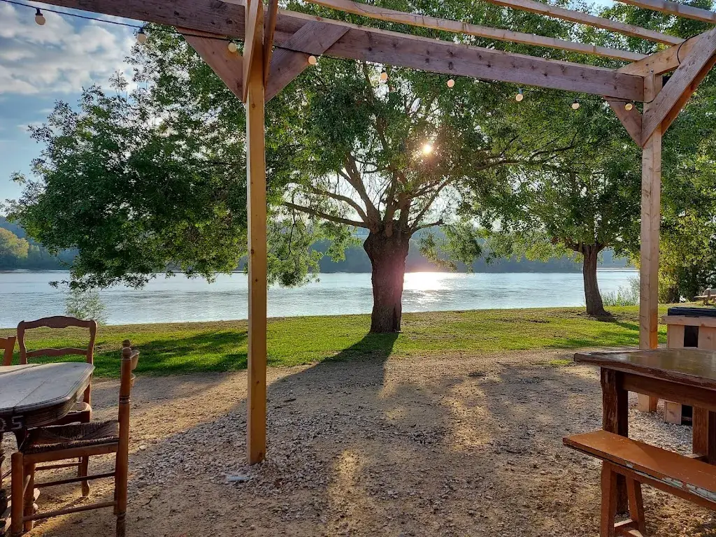 Peter Brooks_La Toue Cabanée - Guinguette_Gennes-Val-de-Loire_recensione