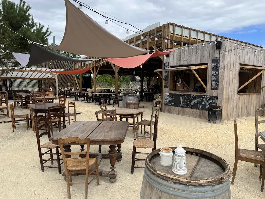 La Toue Cabanée - Guinguette restaurant in Gennes-Val-de-Loire