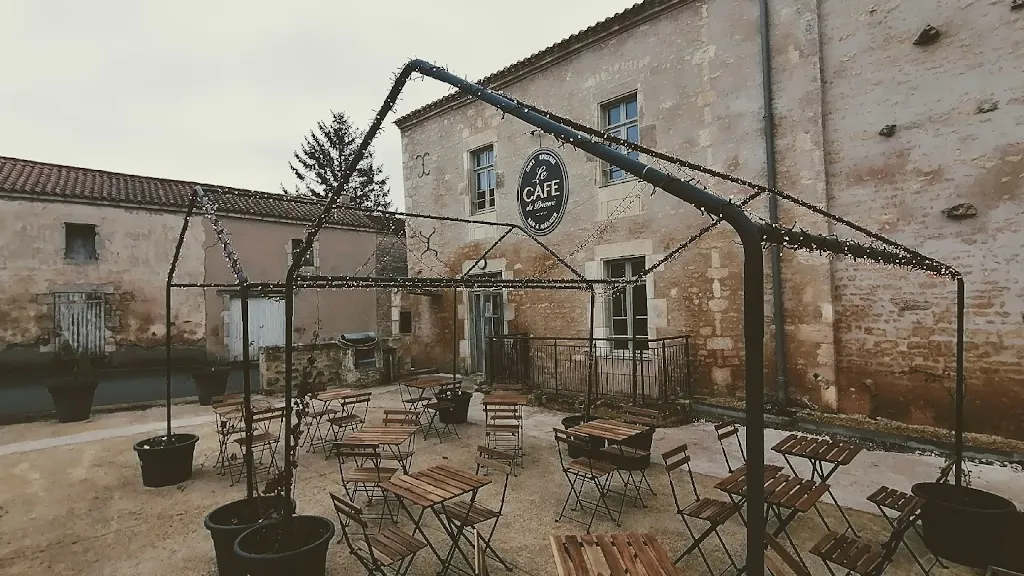 Le café du prieuré_Mouzeuil-Saint-Martin_slider_image_3