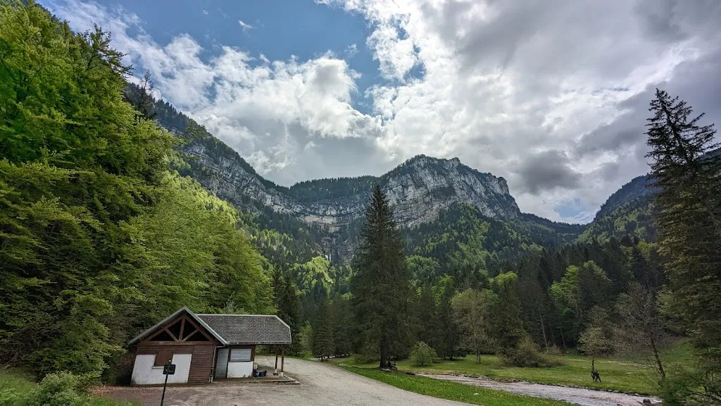 Jerome BP_Chalet du Cirque Saint Même, Cirque de Saint-Même_Saint-Pierre-d'Entremont_review