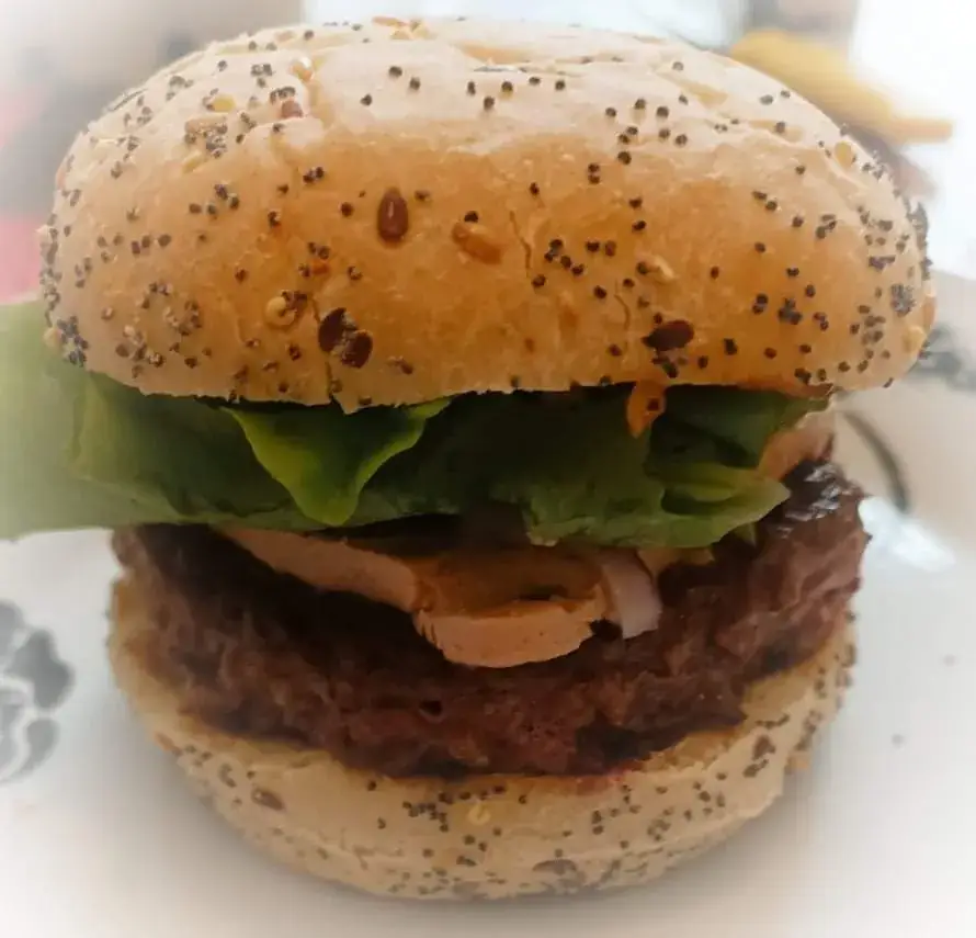 Le P'tit Truck restaurant in Fontenay-le-Comte