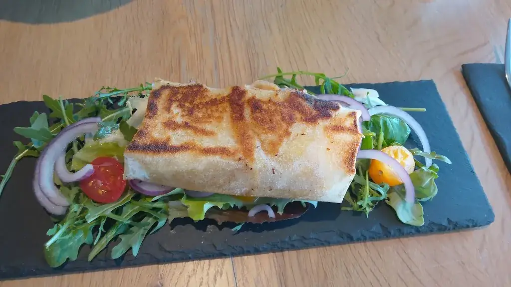 aleks stojanovic_Bar Restaurant Le Local_Saint-Nicolas-de-Redon_Bewertung