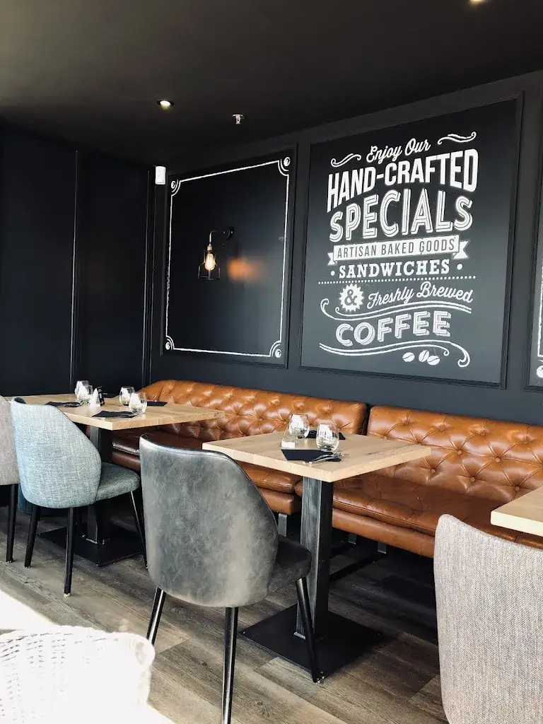 Bar Restaurant Le Local_Saint-Nicolas-de-Redon_slider_image_3