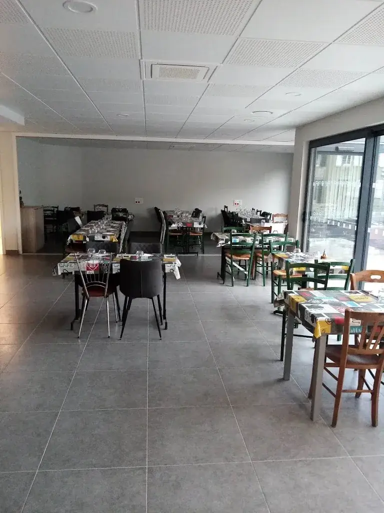 L'Emotion - Bar - Restaurant_Saint-Ouën-des-Toits_slider_image_1