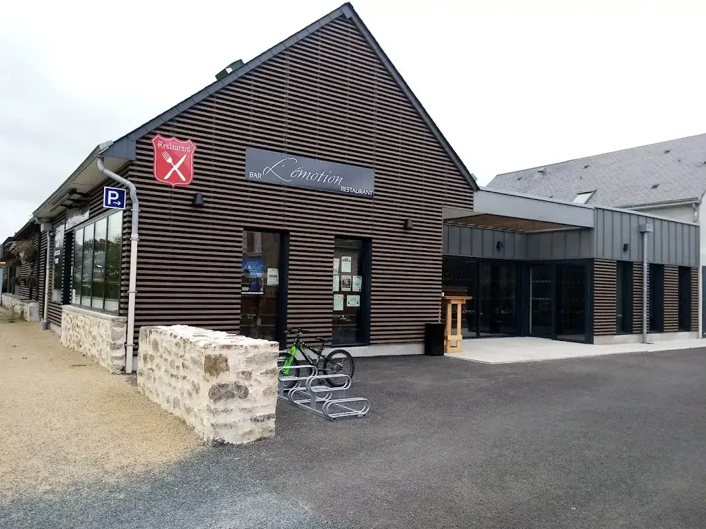 L'Emotion - Bar - Restaurant_Saint-Ouën-des-Toits_slider_image_2