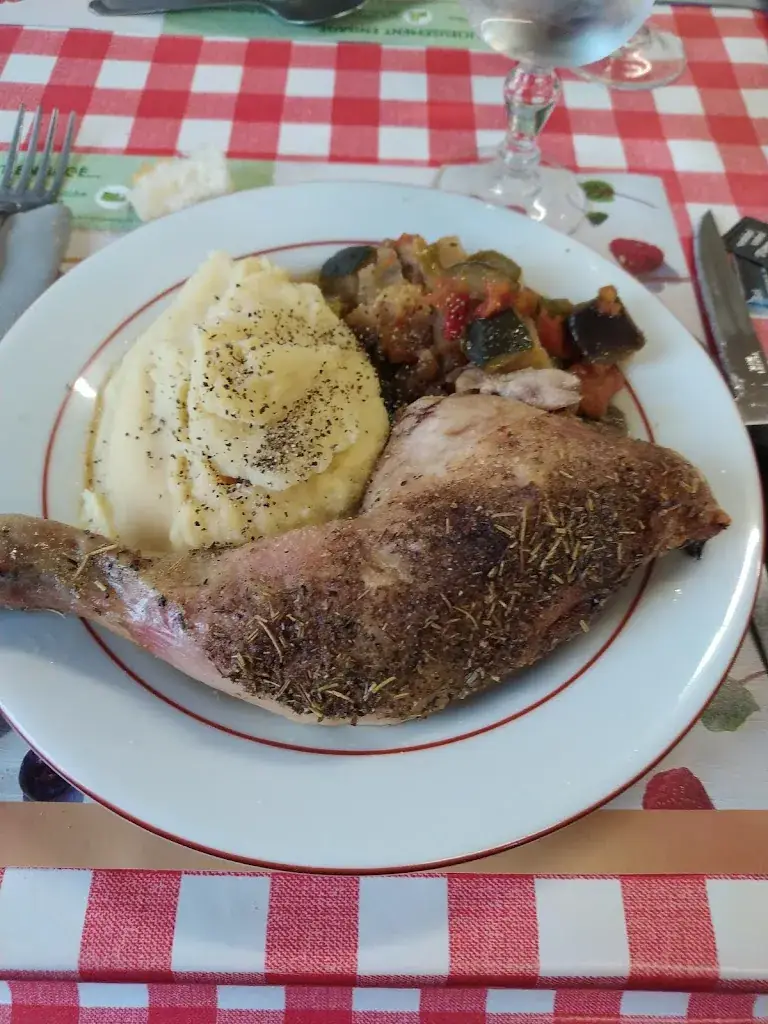 Restaurant Les Amis_Saint-Philbert-de-Bouaine_slider_image_2