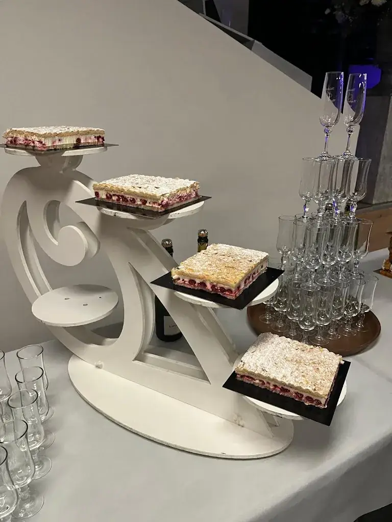 Elisabeth Guiblay_L'étang Moderne_Saint-Philbert-de-Bouaine_review