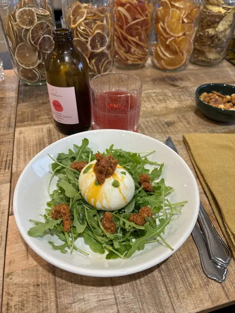 Lucie Fauveaux_Maison Liquide_Saint-Philbert-de-Grand-Lieu_review