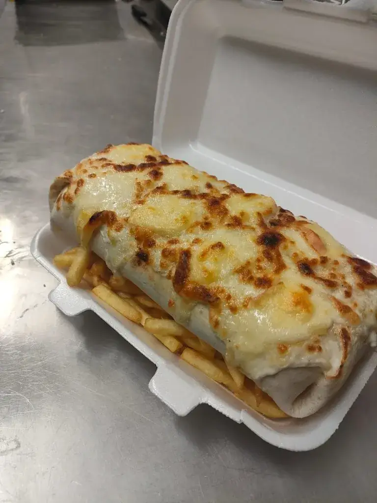 La petite cour fastfood_Saint-Pierre-la-Cour_slider_image_3