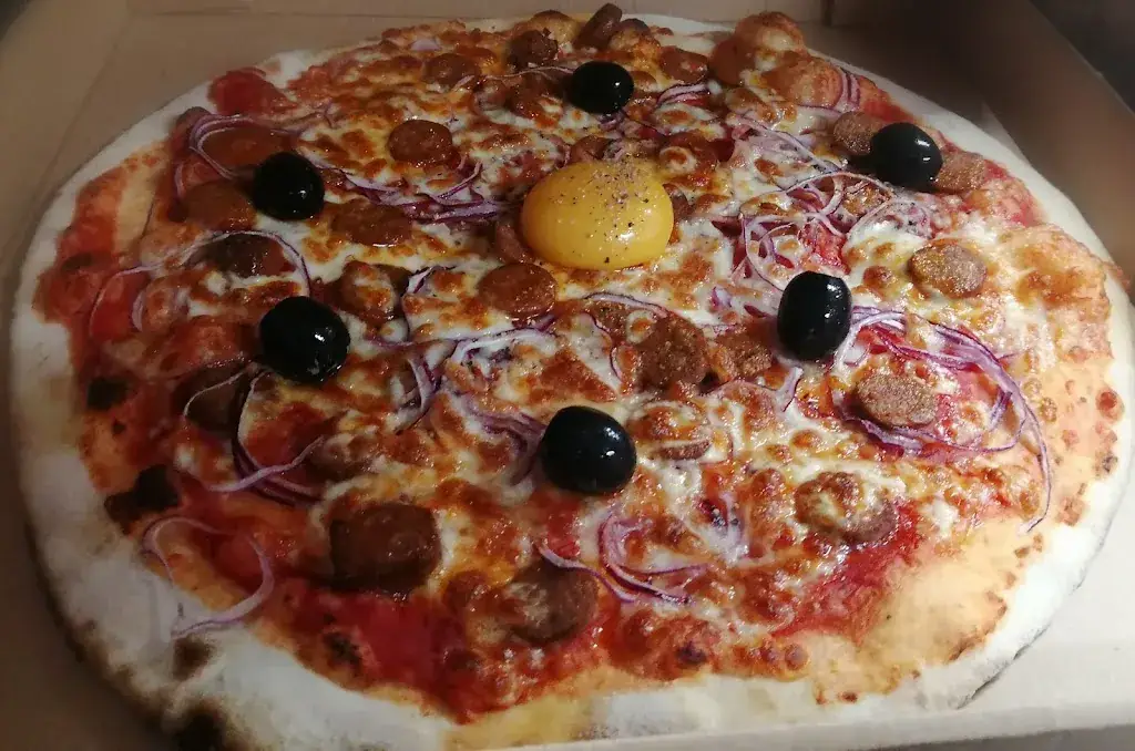 LapizzaNostra_Cour_slider_image_2